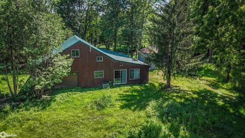 1006 Irish Ln, Mount Vernon, IA, 52314-9640 | Card Image