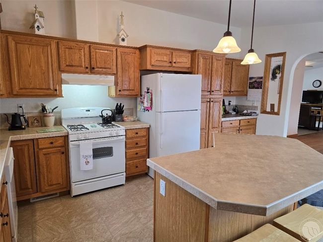 209 Hauser St, House other with 3 bedrooms, 2 bathrooms and null parking in Plevna MT | Image 11
