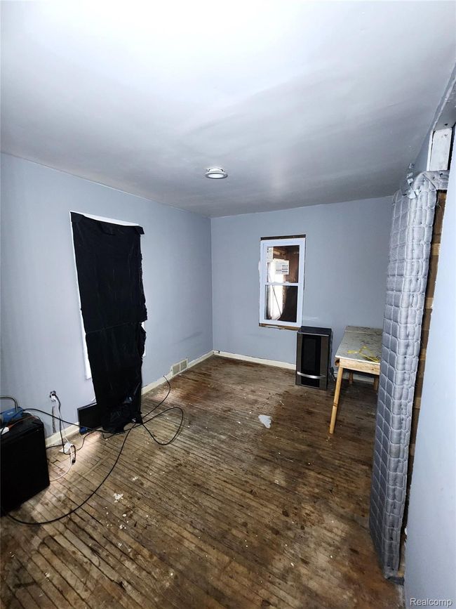 6) 1st level Bedroom 1 - 2518 Thom St. Flint (2) (1).jpg | Image 8