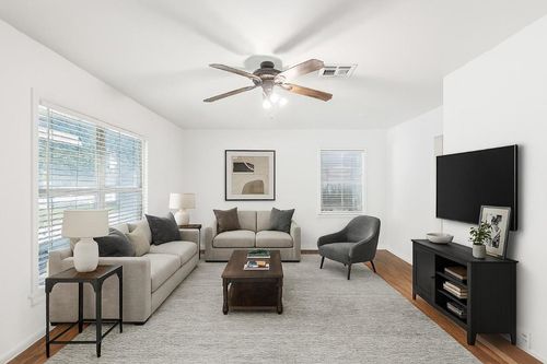 1202 Debus Dr, Taylor, TX, 76574-2119 | Card Image