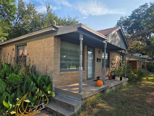 107 E Grimmett Dr, Pauls Valley, OK, 73075-6806 | Card Image