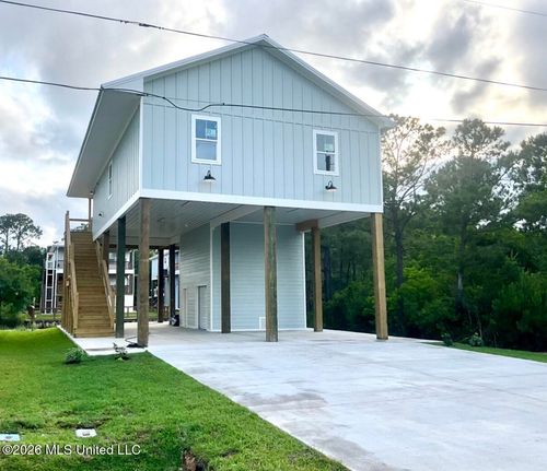5025 Kansas St, Bay Saint Louis, MS, 39520-7011 | Card Image
