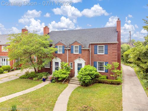 679 Neff Rd, Grosse Pointe, MI, 48230-1664 | Card Image