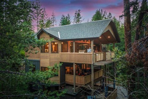 2366 Highlands Dr, South Lake Tahoe, CA, 96150-6140 | Card Image