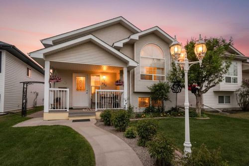 131 Deschner Close, Red Deer, AB, T4R3C4 | Card Image
