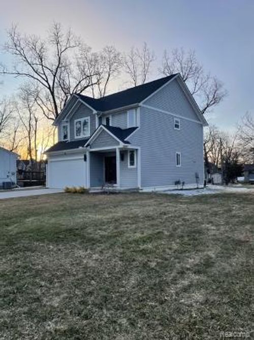 1430 Beachland Blvd, Waterford, MI, 48328-4779 | Card Image