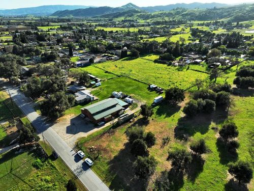 13805 Colony Ave, San Martin, CA, 95046-9452 | Card Image