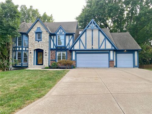 2927 Sw 12th Ter, Lees Summit, MO, 64081-3721 | Card Image