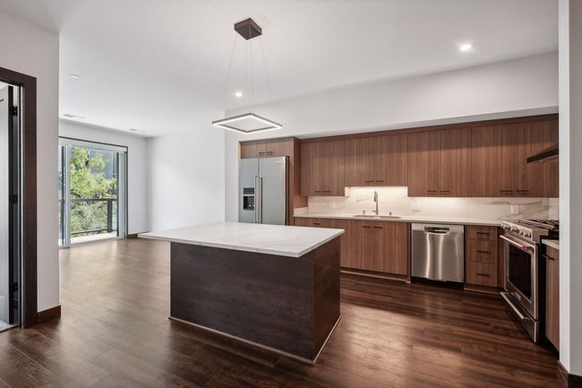 APT-204 - 253 Lake St E, Condo with 1 bedrooms, 1 bathrooms and null parking in Wayzata MN | Image 6