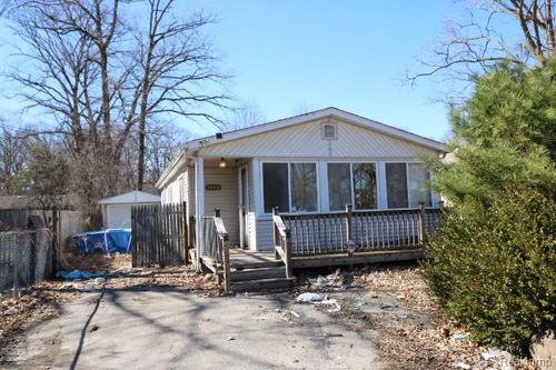 3143 Maywood Dr, Flint, MI, 48504-1862 | Card Image
