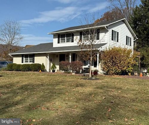 1114 Shadow Oaks Lane, SLATINGTON, PA, 18080 | Card Image