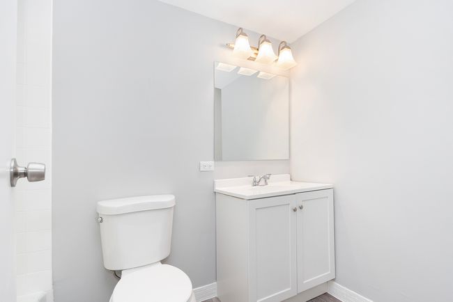 APT-202 - 300 S Roselle Rd, Home with 1 bedrooms, 1 bathrooms and 2 parking in Schaumburg IL | Image 13