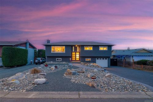 214 Cameron St, Parksville, BC, V9P1G7 | Card Image