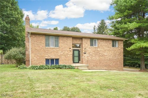 1412 Koons Rd, North Canton, OH, 44720-1316 | Card Image