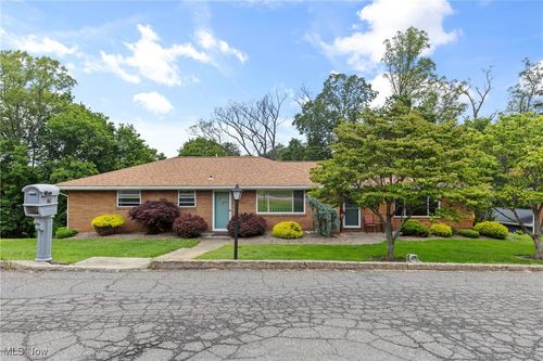 270 White Bell Cir, Wellsburg, WV, 26070-1251 | Card Image