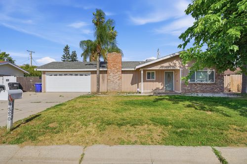 1550 Lowery Street, Porterville, CA, 93257 | Card Image