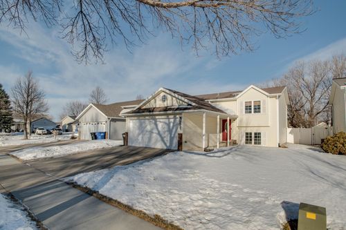 2825 35 1/2 Ave S, Fargo, ND, 58104-8832 | Card Image