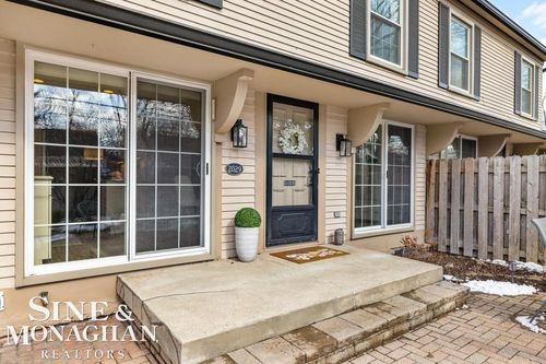 2029 Shorepointe Ln, Grosse Pointe Woods, MI, 48236-1060 | Card Image