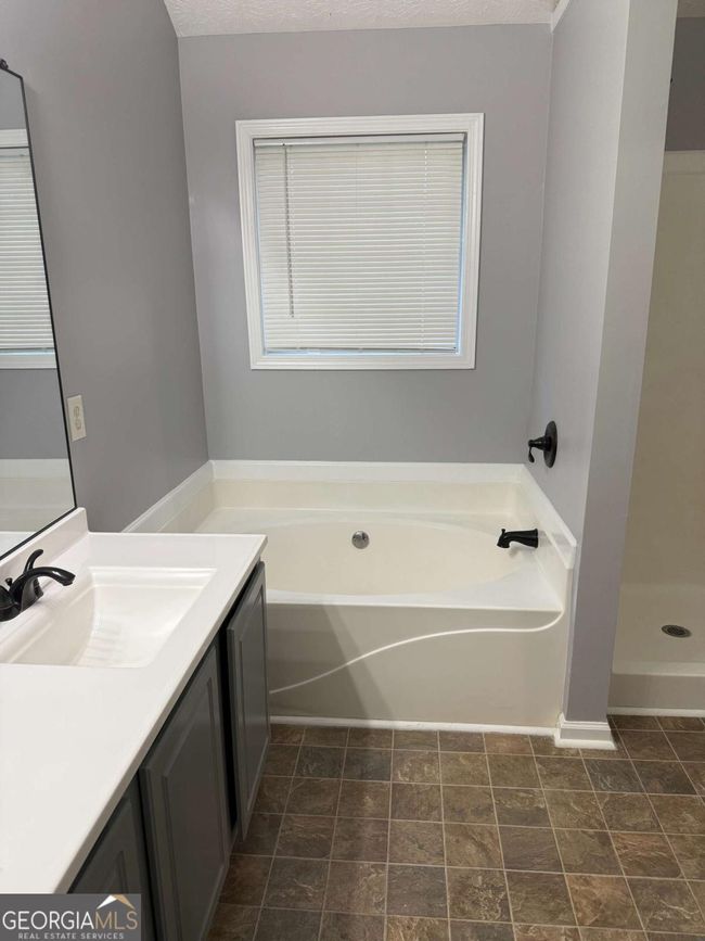 4831 Daintree Ct, House other with 3 bedrooms, 2 bathrooms and 2 parking in Flowery Branch GA | Image 15