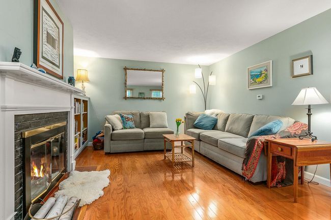 UNIT-3 - 18 Boulder Brook Dr, Condo with 2 bedrooms, 2 bathrooms and null parking in Exeter NH | Image 4