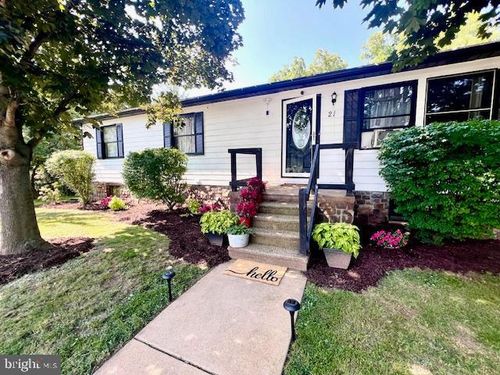 21 Heights Ct, ABBOTTSTOWN, PA, 17301-9781 | Card Image