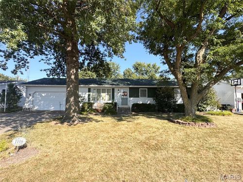 1106 N Oak St, Vandalia, MO, 63382-1069 | Card Image