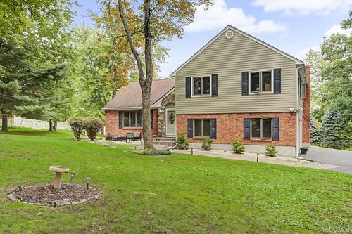 30 Pine Hill Rd, Highland Mills, NY, 10930-3422 | Card Image