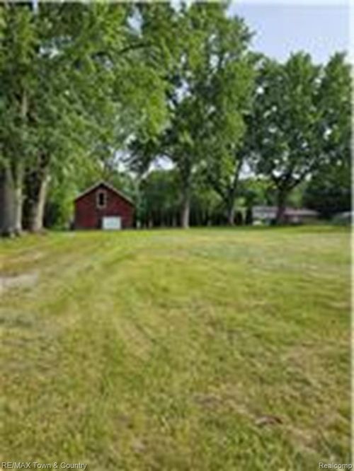 9396 Stanley Rd, Flushing, MI, 48433-1010 | Card Image