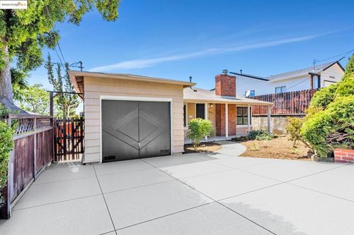 24575 Marie Dr, Hayward, CA, 94542-1021 | Card Image