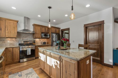3381 S 27th Ave, Bozeman, MT, 59718-3715 | Card Image