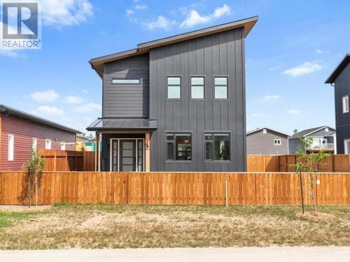 7 Chance Lane, Whitehorse, YT, Y1A0S9 | Card Image