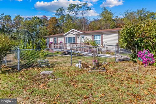 98 Logans Run Rd, SLANESVILLE, WV, 25444-3311 | Card Image