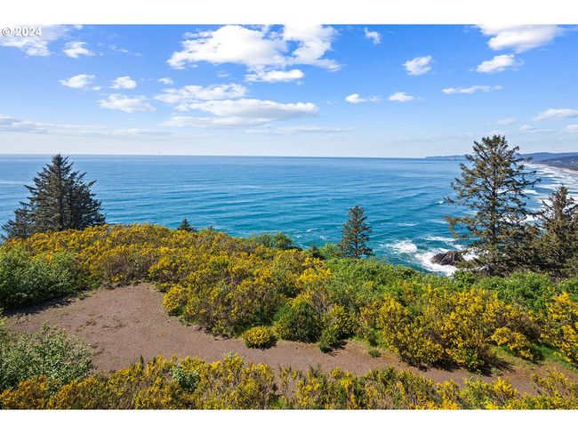 54150 S Beach Rd, House other with 6 bedrooms, 7 bathrooms and 2 parking in Neskowin OR | Image 43