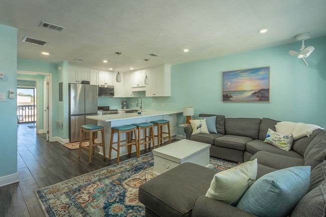 13 - 903 NW Ave A, Condo with 3 bedrooms, 1 bathrooms and 2 parking in Carrabelle FL | Image 5