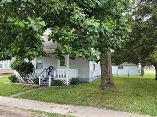 102 10th St, Charleston, IL, 61920-1513 | Card Image