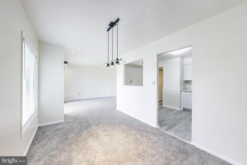 apt-300-6952 Hanover Pkwy, GREENBELT, MD, 20770-2223 | Card Image