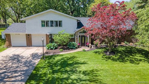 5326 Willow Lake Dr, Clarence, NY, 14031-1228 | Card Image