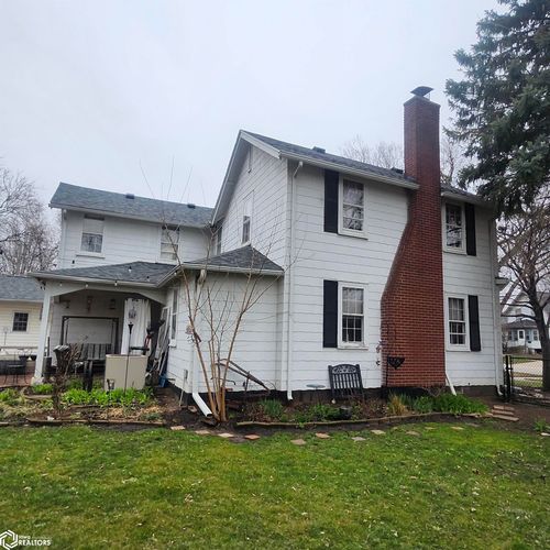 106 10th St N, Humboldt, IA, 50548-1747 | Card Image