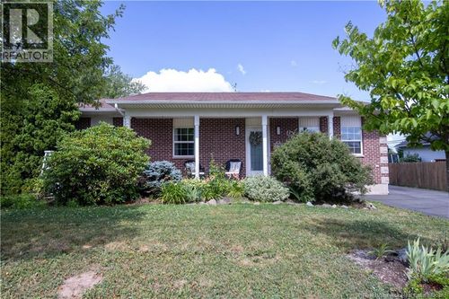 11 Bridlewood Way, Moncton, NB, E1G2H2 | Card Image