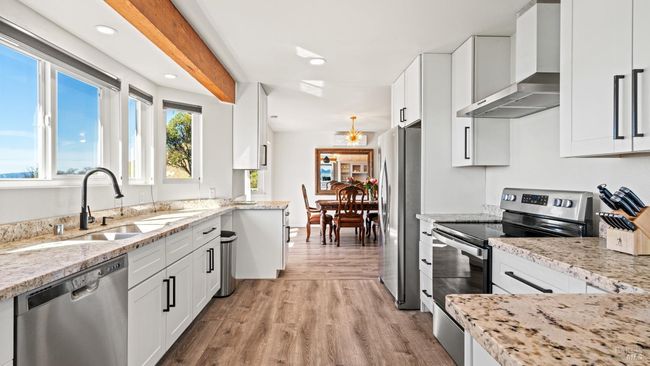 715 Pearl Ct, House other with 3 bedrooms, 3 bathrooms and 6 parking in Glenhaven CA | Image 9