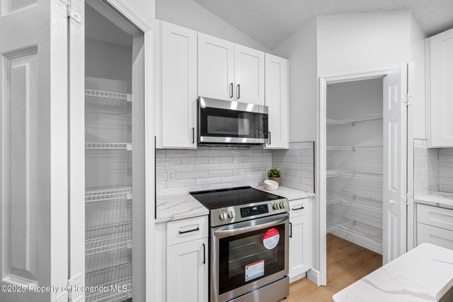 2424 Keeport Dr, House other with 3 bedrooms, 2 bathrooms and null parking in Spring Hill FL | Image 27