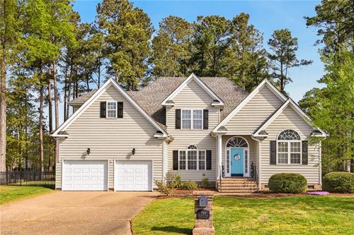 709 Bristol St, Smithfield, VA, 23430-6270 | Card Image