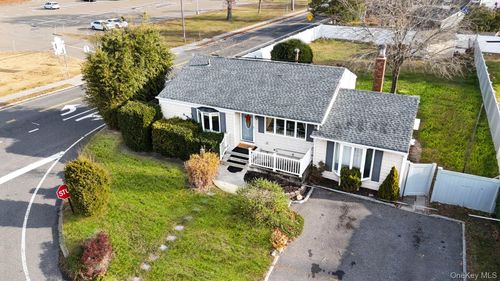 277 Horseblock Rd, Farmingville, NY, 11738-1208 | Card Image