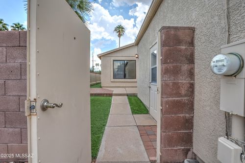 2407 N Palo Hacha Dr, Tucson, AZ, 85745-1066 | Card Image