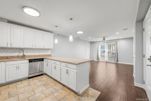 1a-10220 Rockaway Beach Blvd, Rockaway Park, NY, 11694-2795 | Card Image