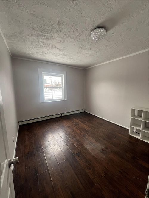 apt-1-415 Rockaway Ave, Valley Stream, NY, 11581-1926 | Card Image