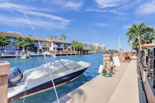 34-16478 Ne 27th Pl, North Miami Beach, FL, 33160-4053 | Card Image