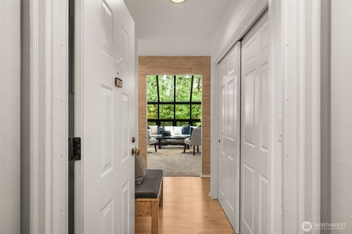 307-6300 Ne Sand Point Way, Seattle, WA, 98115 | Card Image