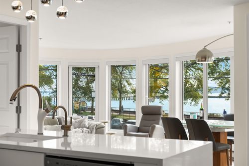 206-1119 Vidal St, White Rock, BC, V4B3T4 | Card Image