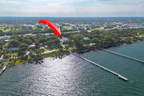 1009 S Indian River Dr, Fort Pierce, FL, 34950-5414 | Card Image